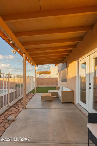 9513 E Lochnay Lane, Tucson, AZ 85747