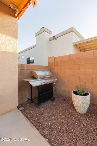 9513 E Lochnay Lane, Tucson, AZ 85747