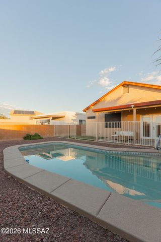 9513 E Lochnay Lane, Tucson, AZ 85747
