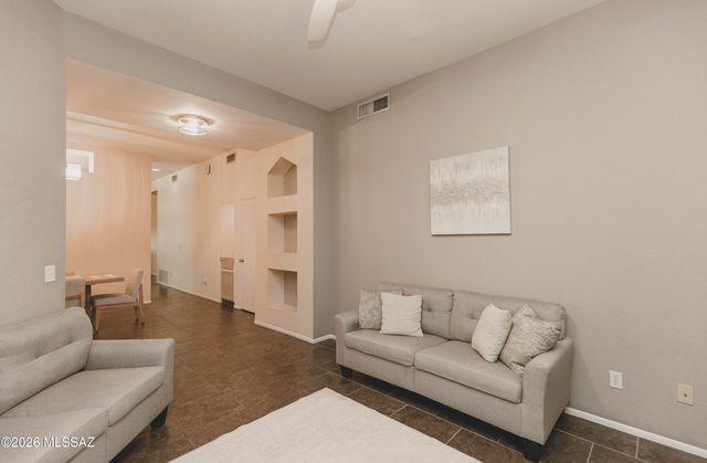 9513 E Lochnay Lane, Tucson, AZ 85747