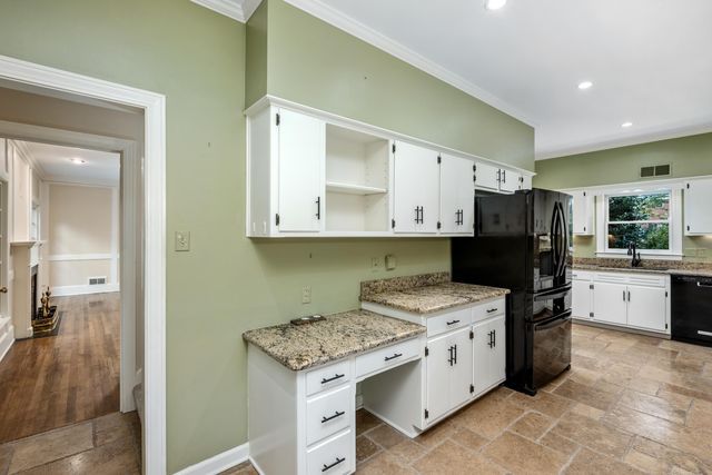 2784 FOX CREEK DR, Germantown, TN 38138