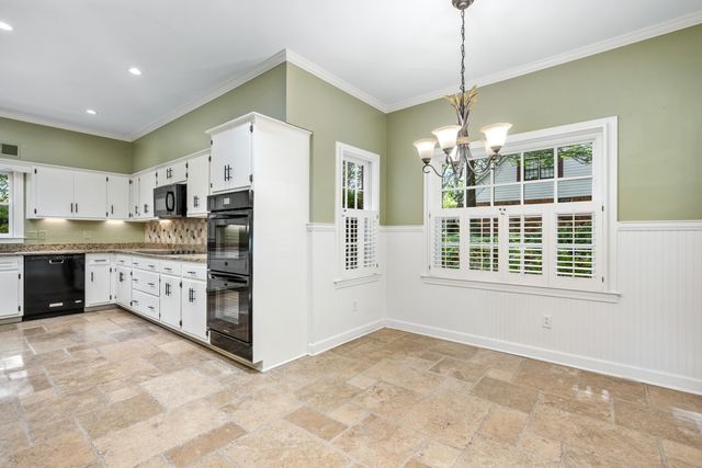 2784 FOX CREEK DR, Germantown, TN 38138