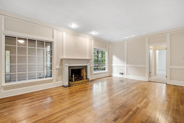 2784 FOX CREEK DR, Germantown, TN 38138