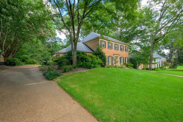 2784 FOX CREEK DR, Germantown, TN 38138