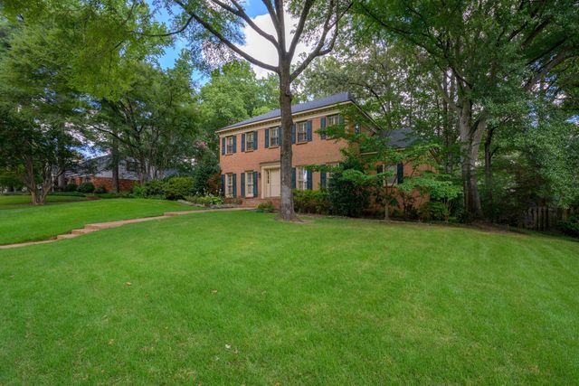 2784 FOX CREEK DR, Germantown, TN 38138