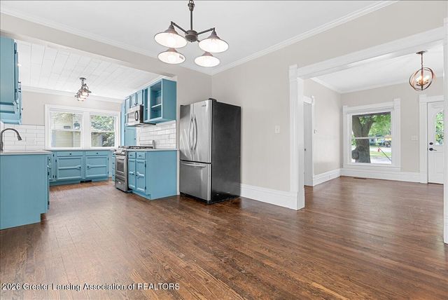 236 W Lincoln Street, Grand Ledge, MI 48837