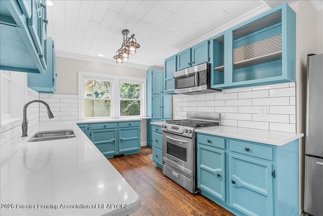 236 W Lincoln Street, Grand Ledge, MI 48837