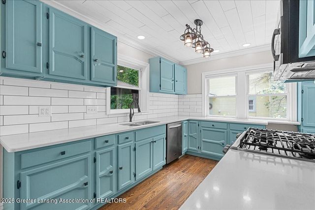 236 W Lincoln Street, Grand Ledge, MI 48837