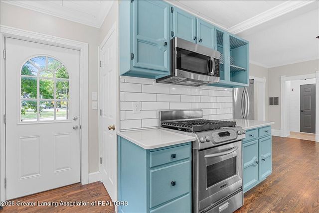 236 W Lincoln Street, Grand Ledge, MI 48837