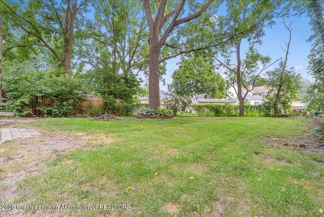 236 W Lincoln Street, Grand Ledge, MI 48837