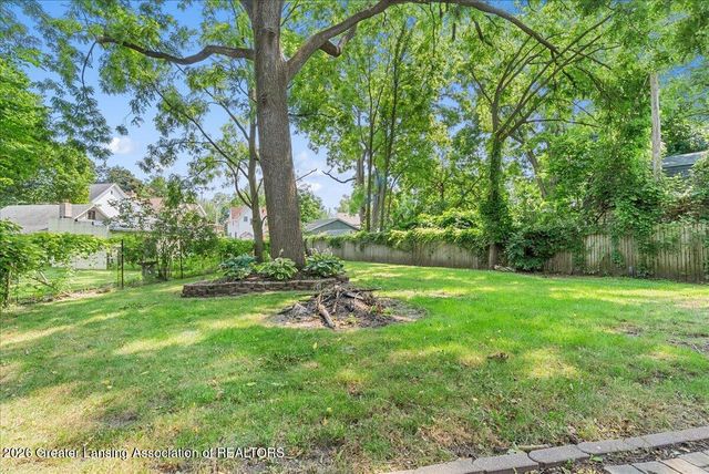236 W Lincoln Street, Grand Ledge, MI 48837