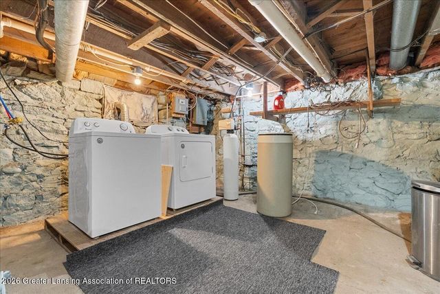 236 W Lincoln Street, Grand Ledge, MI 48837
