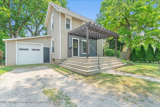236 W Lincoln Street, Grand Ledge, MI 48837