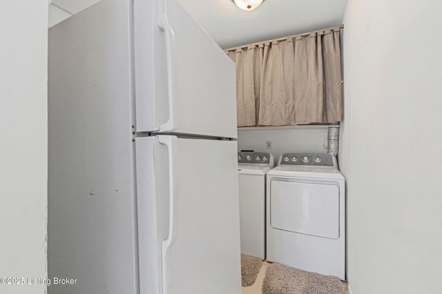 5604 Riata Ct, Louisville, KY 40218