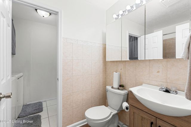 5604 Riata Ct, Louisville, KY 40218