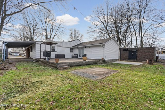 5604 Riata Ct, Louisville, KY 40218