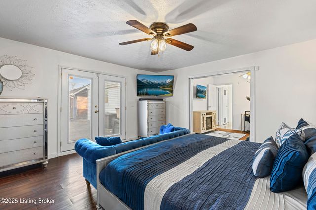 5604 Riata Ct, Louisville, KY 40218