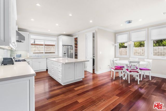 209 25th Street, Santa Monica, CA 90402