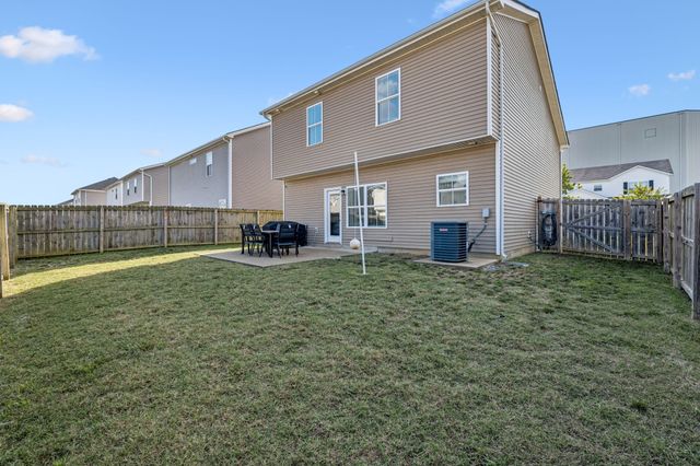 1740 Sunray Dr, Murfreesboro, TN 37127