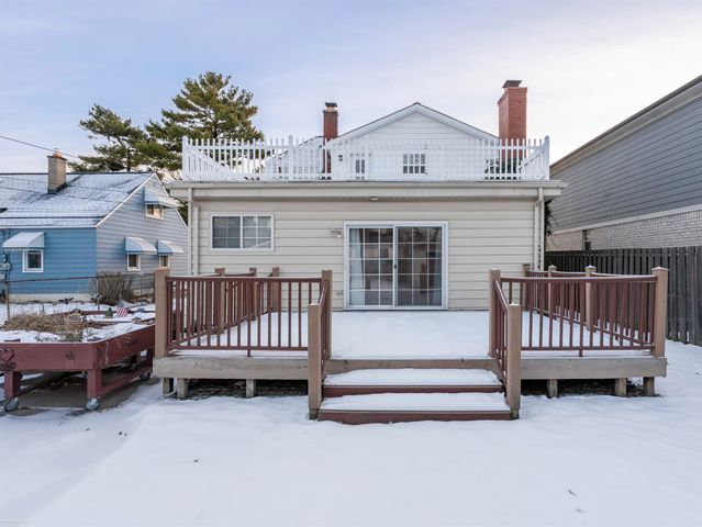 22631 Ridgeway Street, St Clair Shores, MI 48080