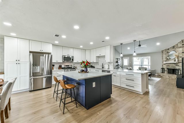 9039 Kirkland Drive, Houston, TX 77089