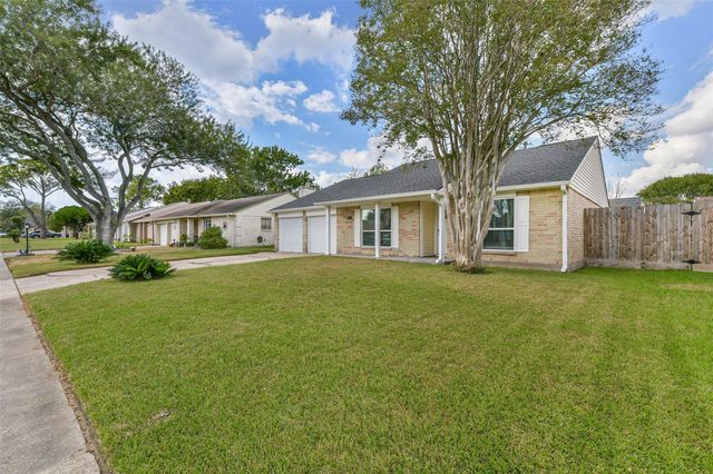 9039 Kirkland Drive, Houston, TX 77089