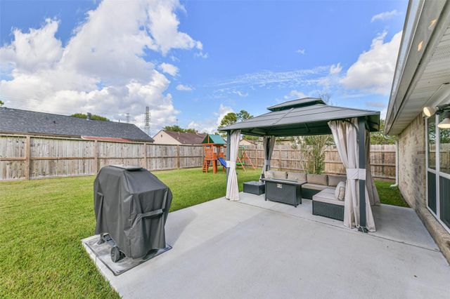 9039 Kirkland Drive, Houston, TX 77089