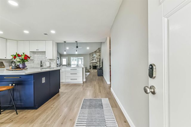 9039 Kirkland Drive, Houston, TX 77089