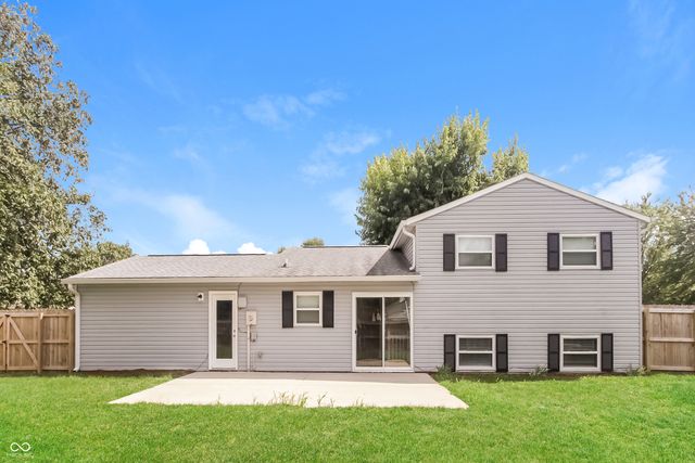 6820 Inverness Way, Indianapolis, IN 46237