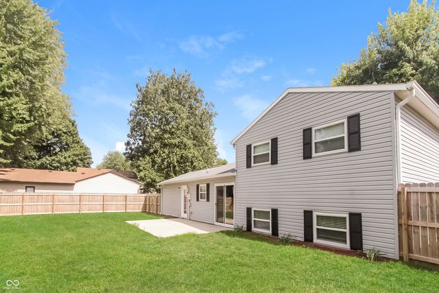 6820 Inverness Way, Indianapolis, IN 46237