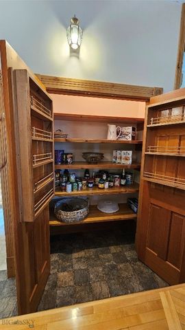 6310 W Dry Creek Road, Manhattan, MT 59741