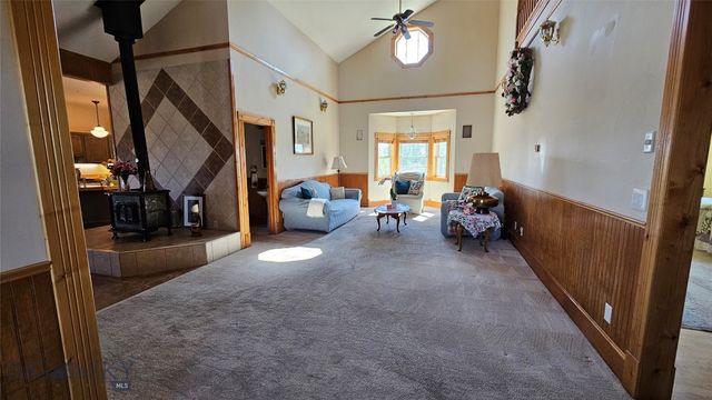 6310 W Dry Creek Road, Manhattan, MT 59741