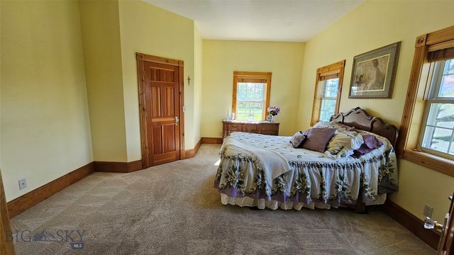 6310 W Dry Creek Road, Manhattan, MT 59741