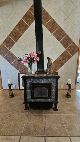 6310 W Dry Creek Road, Manhattan, MT 59741