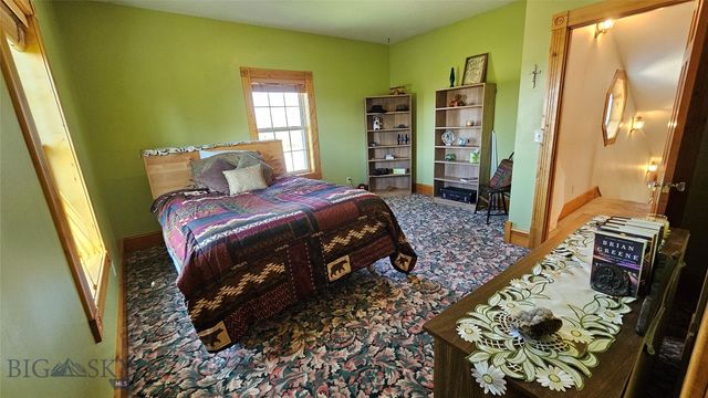 6310 W Dry Creek Road, Manhattan, MT 59741