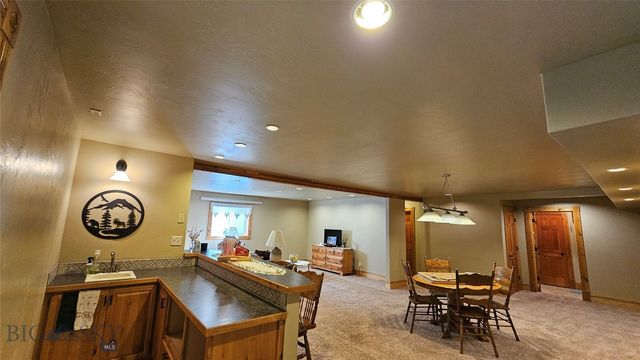 6310 W Dry Creek Road, Manhattan, MT 59741