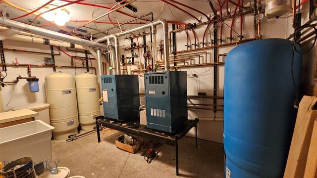 6310 W Dry Creek Road, Manhattan, MT 59741