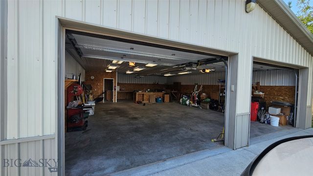 6310 W Dry Creek Road, Manhattan, MT 59741