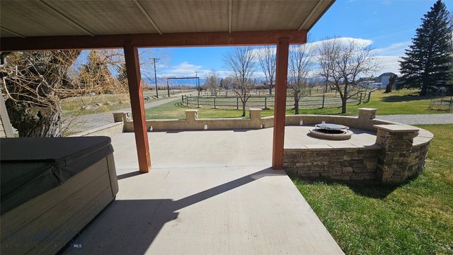 6310 W Dry Creek Road, Manhattan, MT 59741