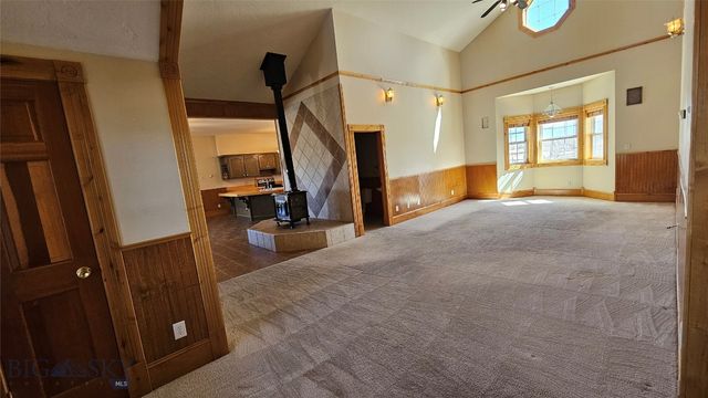 6310 W Dry Creek Road, Manhattan, MT 59741