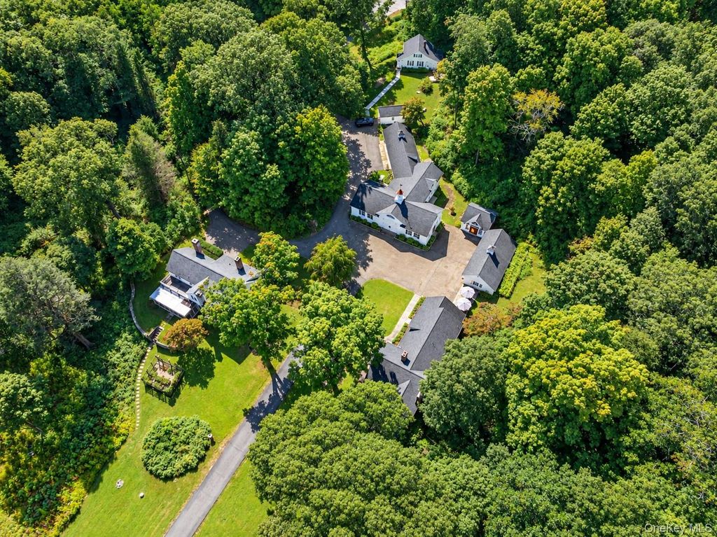 9 Cole Drive, Armonk, NY 10504 — exterior