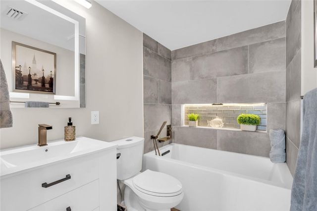 707 S GULFSTREAM AVENUE 807, Sarasota, FL 34236