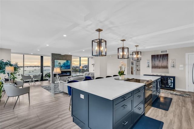 707 S GULFSTREAM AVENUE 807, Sarasota, FL 34236