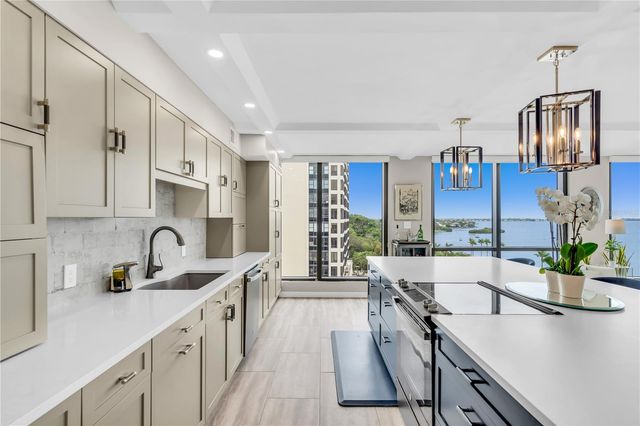 707 S GULFSTREAM AVENUE 807, Sarasota, FL 34236