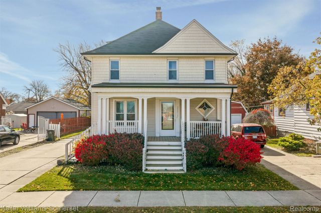 22816 Ridgeway Street, St. Clair Shores, MI 48080