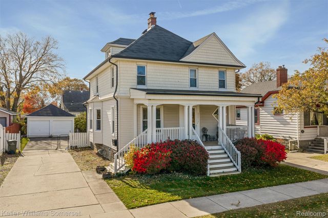 22816 Ridgeway Street, St. Clair Shores, MI 48080