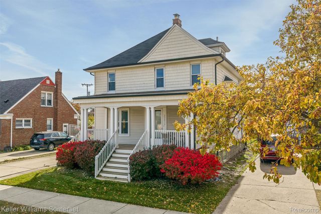 22816 Ridgeway Street, St. Clair Shores, MI 48080