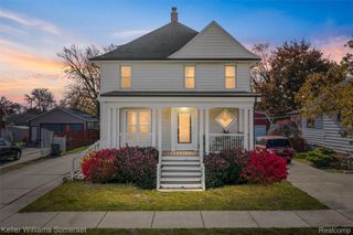 22816 Ridgeway Street, St. Clair Shores, MI 48080