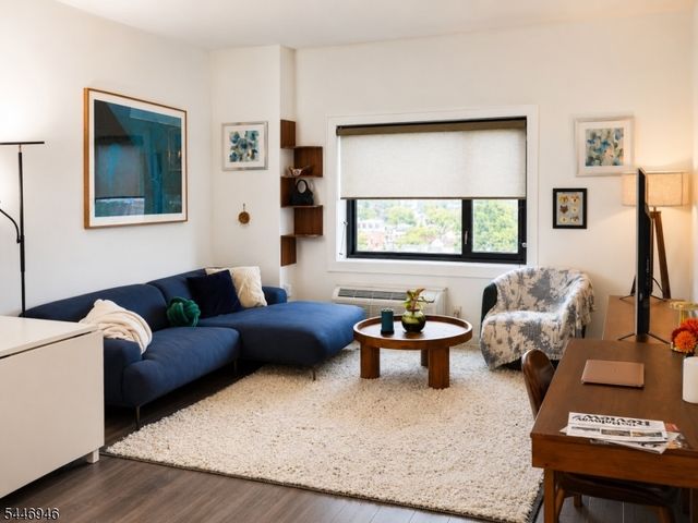 1 Carriage City Plz 1122, Rahway City, NJ 07065