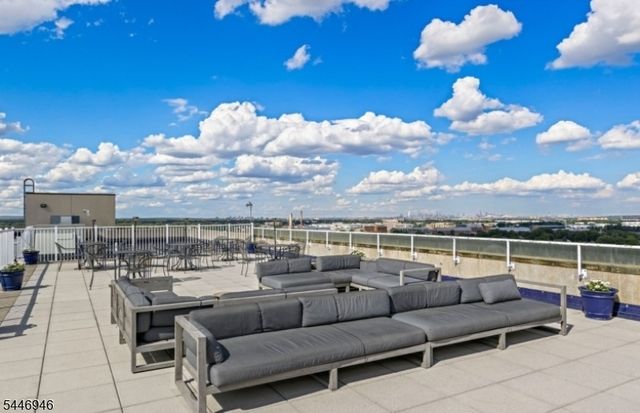 1 Carriage City Plz 1122, Rahway City, NJ 07065